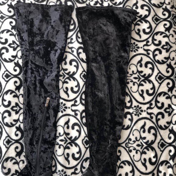 Velvet Black Thigh High Boots - Picture 2 of 2